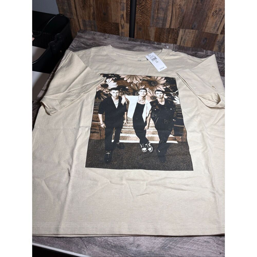 Gap Jonas Brothers Graphic T Shirt XL kids, JRS. Size small crop, Cream NWT Band
